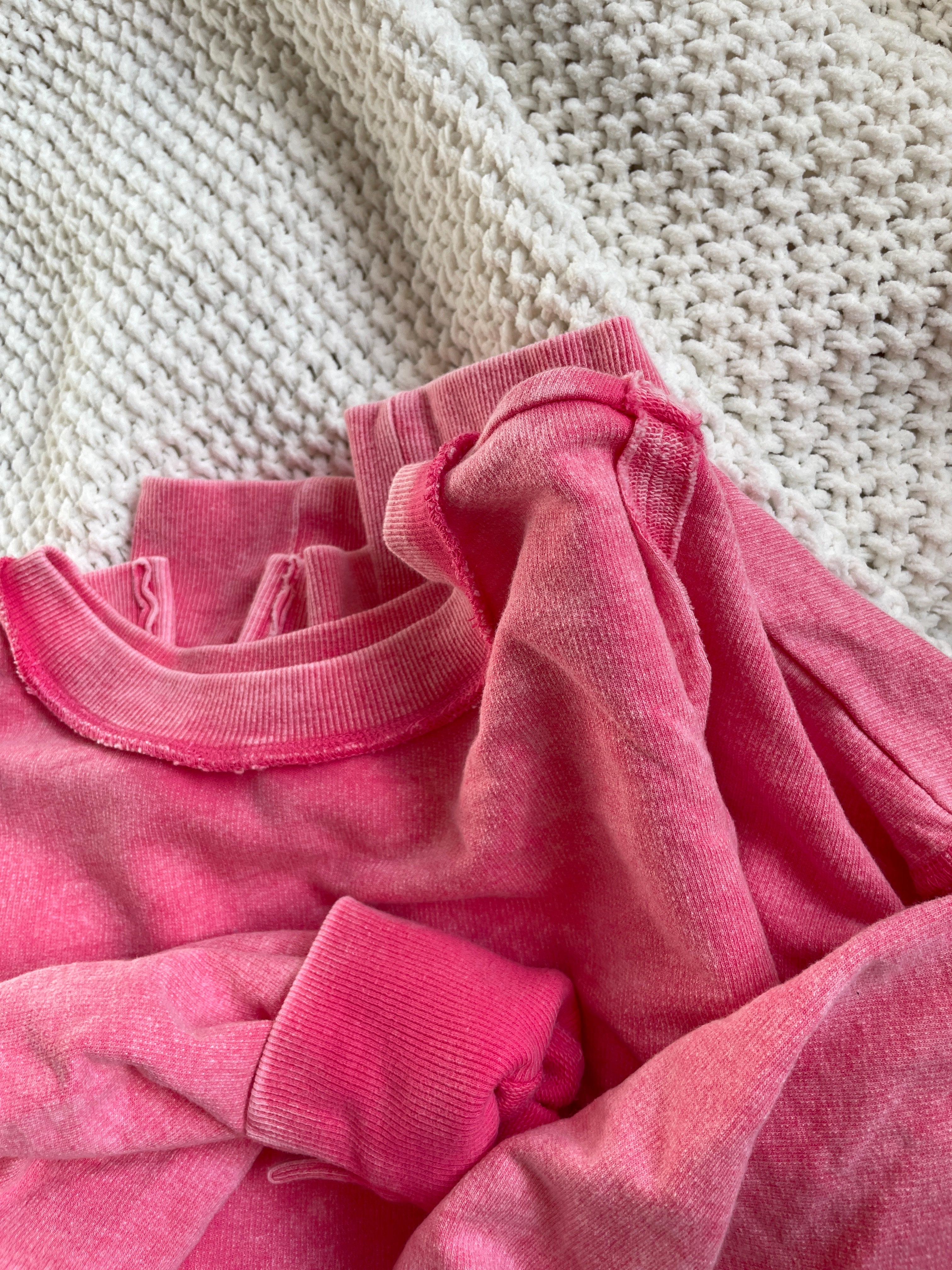 Happy Go Lucky Sweatshirt (Pink)