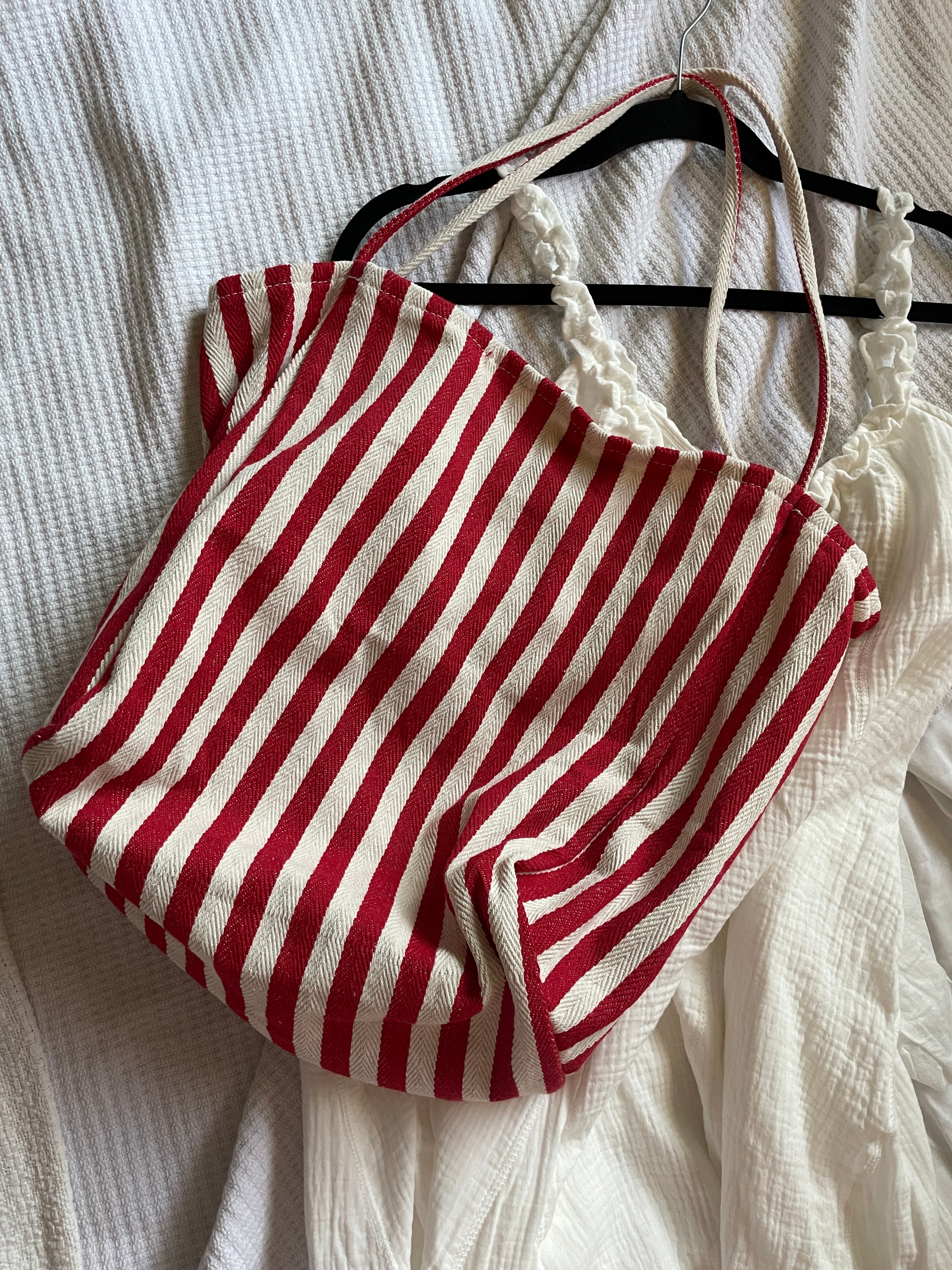 Large Pinterest Vibes Tote Bag (Red)