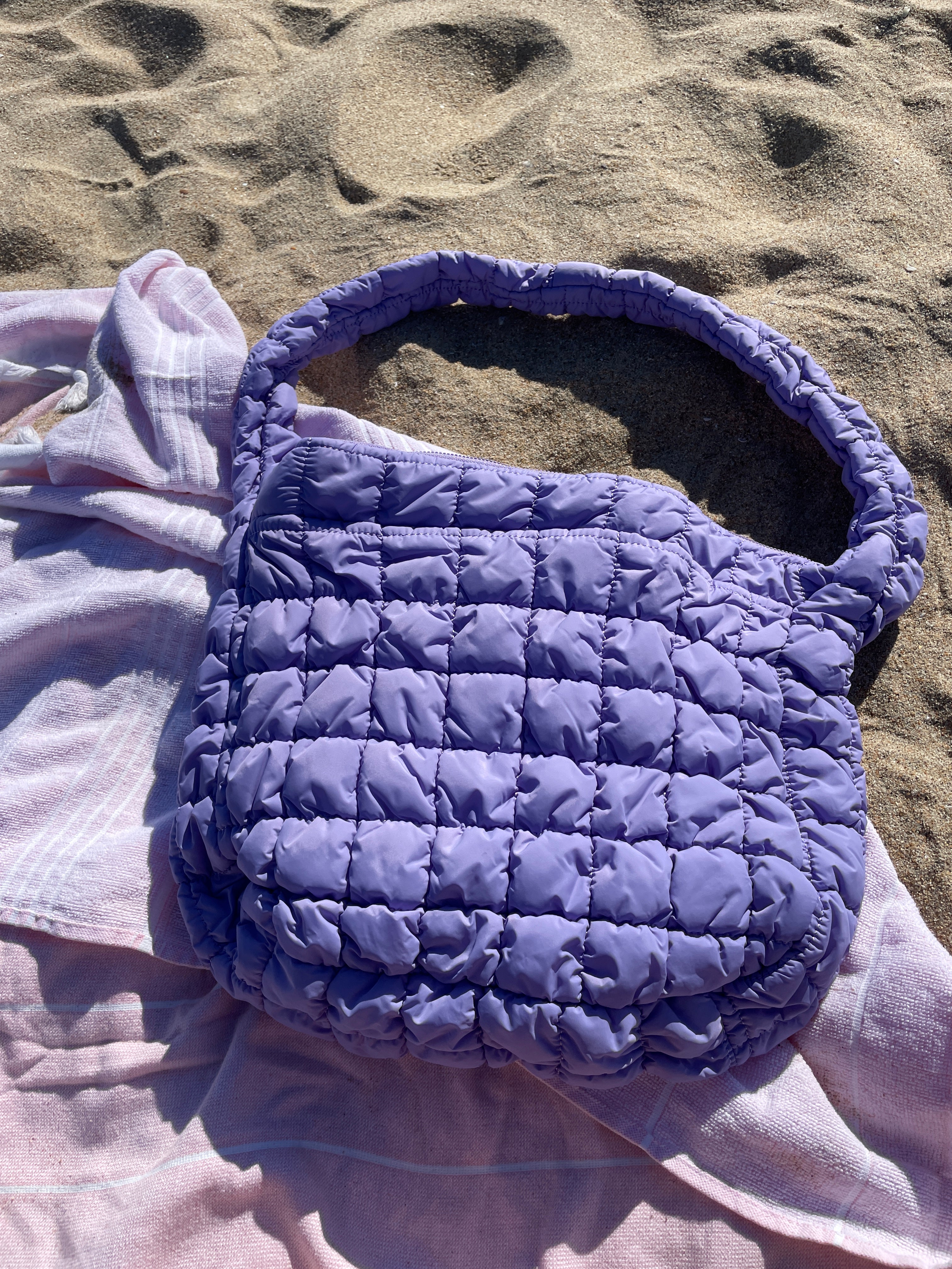 Quilted Hobo Handbag (Lavender)